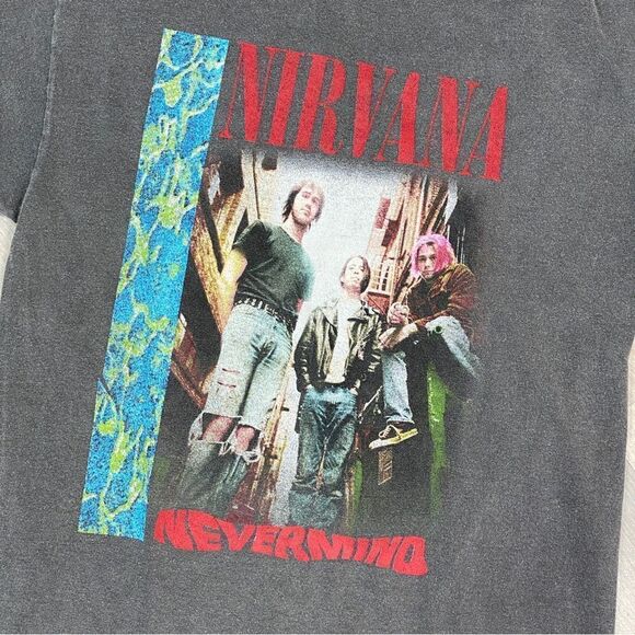 Urban Outfitters Nirvana Nevermind T Shirt Gray Small - Picture 3 of 9